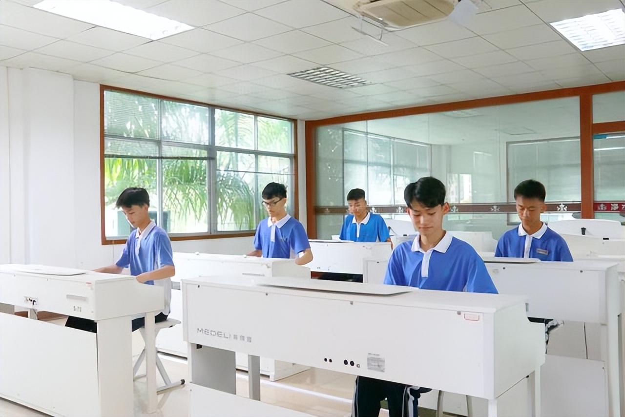 深圳中专学校(附全部深圳中职学校名单)-广东技校排名网