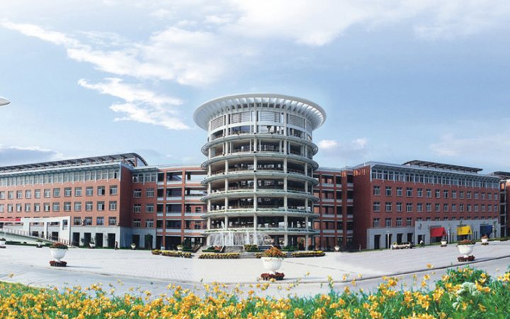 浙江万里学院学费2022年多少钱一年明细（各专业收费+住宿费标准）-广东技校排名网