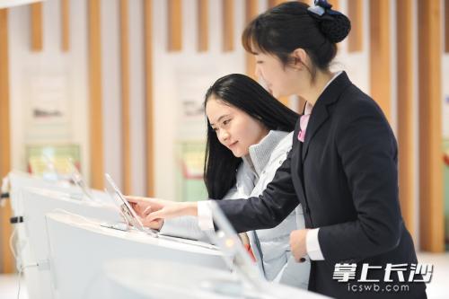 进银行工作有前途吗还是去四大工作好？银行里最吃香的岗位有哪些-广东技校排名网