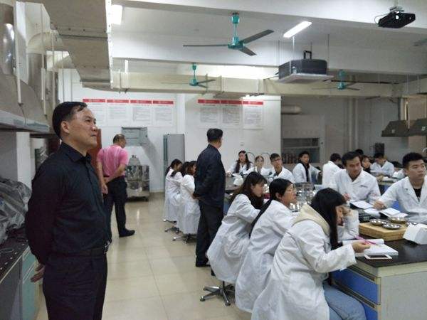广州中专药学专业哪所比较好-广东技校排名网