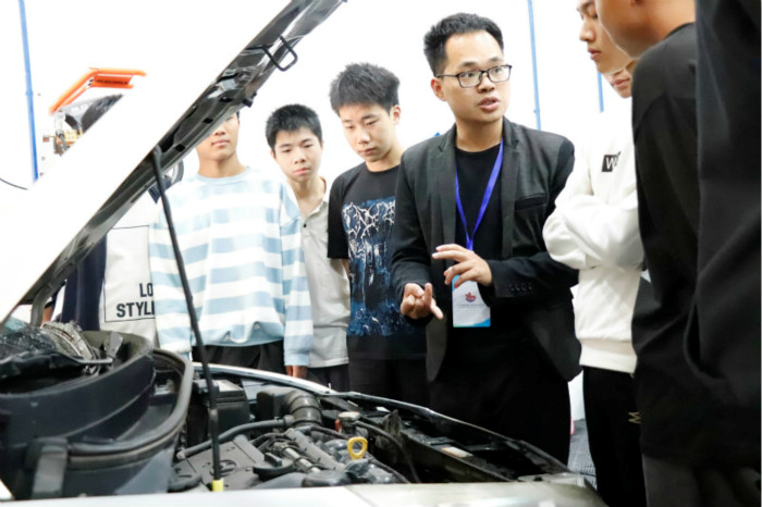 广州现代信息技工学校怎么样,招生计划及收费标准多少-广东技校排名网