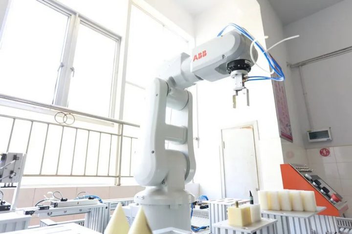 岳阳市第一职业中等专业学校2022年招生简章(唯一一所独立公办职业学校)-广东技校排名网