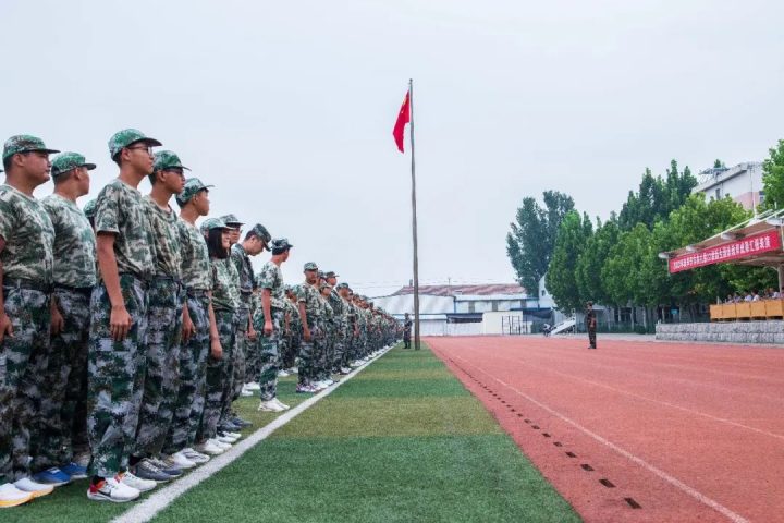 【中专职校新闻】淄博机电工程学校举行2022秋季开学典礼暨22级新生国防教育成果汇报表演-广东技校排名网