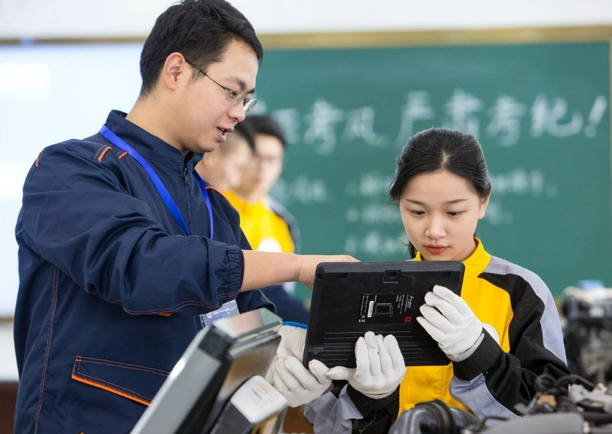 女生就业前景最好的十大热门专业(附详细介绍)-广东技校排名网