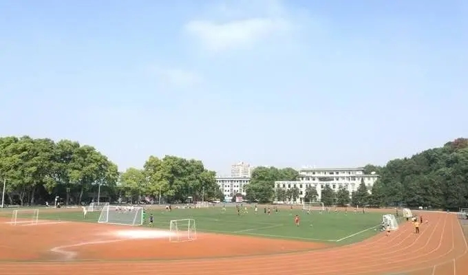 南充最好的中专排名前十名的学校（2023重点中专排名榜一览表）-广东技校排名网