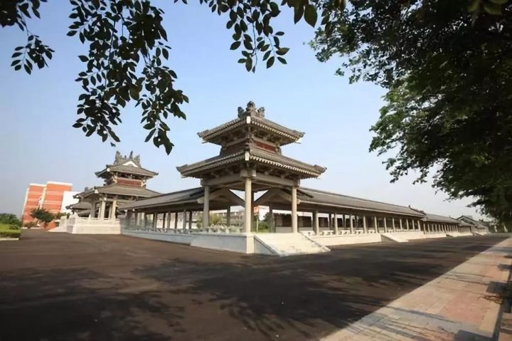 齐鲁师范学院2022年最新专升本及高起专成人高考招生简章（招生专业与学制+报名条件 ）-广东技校排名网