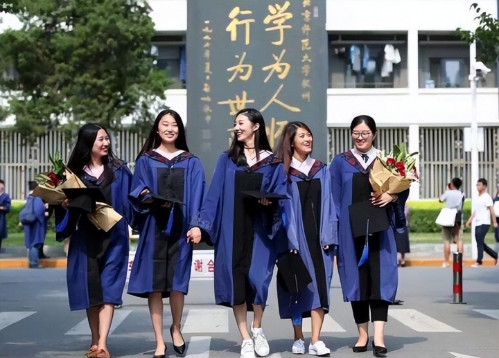 大学中的“刺客”！学费高到离谱四年86万，网友：学费比房价还高-广东技校排名网