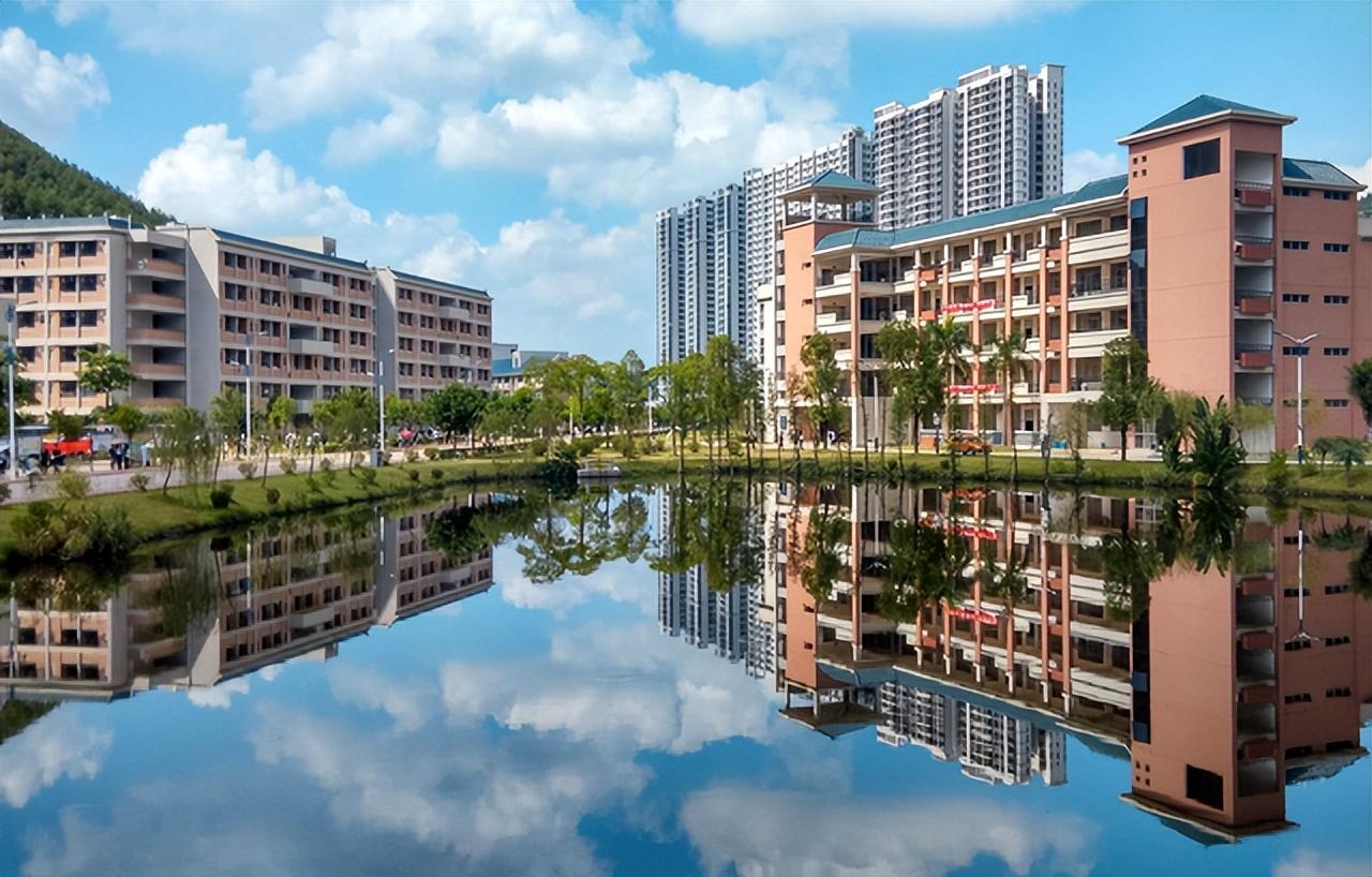 广东理工学院学费(附招生计划表)-广东技校排名网