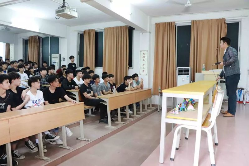 广州市轻工职业学校学生发展与学生素质-广东技校排名网