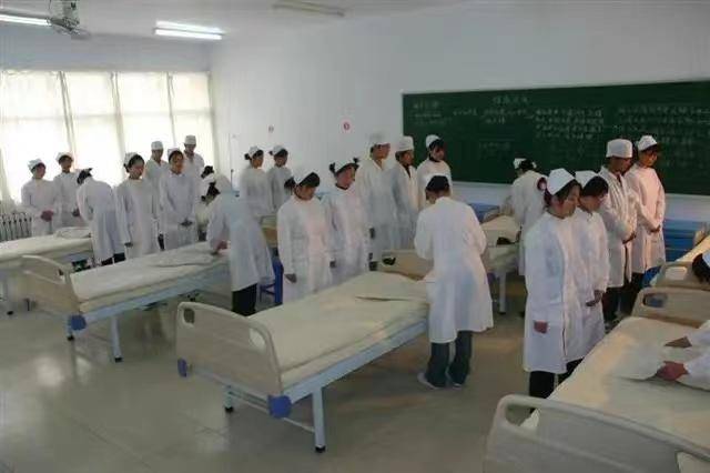 淄博卫校2023年招生简章-1