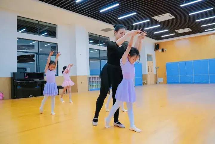 广州源雅学校2023年招生简章及收费标准-1