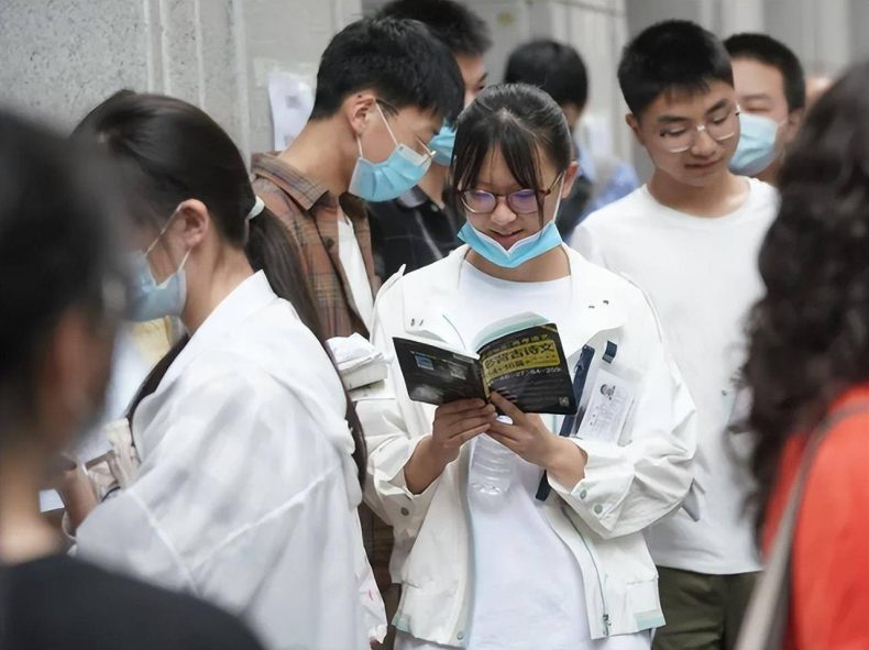 贵州五所中学入选清北优质生源基地榜单，被誉为五虎上将-1