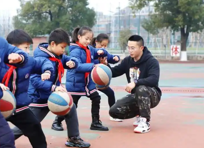 读师范院校含金量高的专业有哪些-为什么师范大学女生比较多?-1 读师范院校含金量高的专业有哪些-为什么师范大学女生比较多?-广东技校排名网