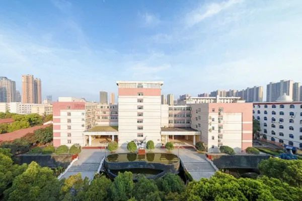 2023年黄冈职业技术学院成人教育专业-1