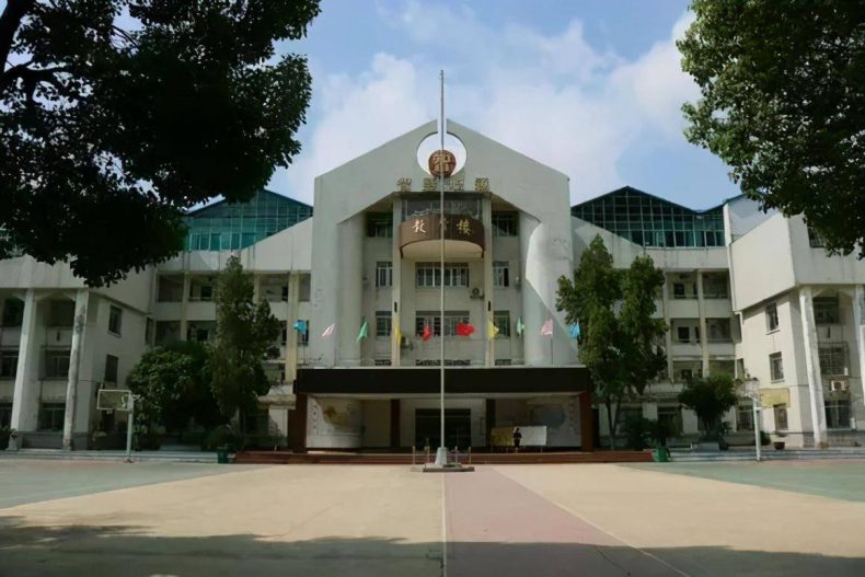 贵阳前十名重点高中-2022年贵州省高中排行榜-1