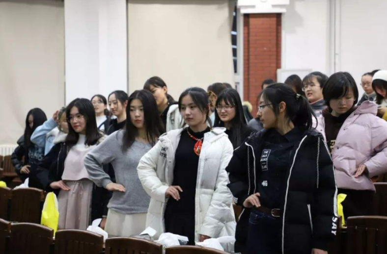 未来适合女生吃香的专业-女生读大学专业推荐-1