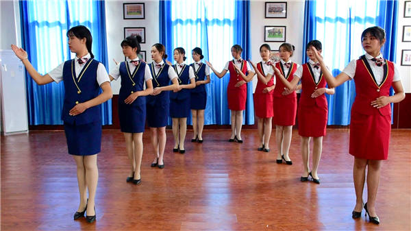 广州中专空乘专业哪个好-广东技校排名网