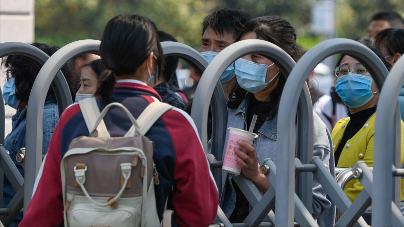 2023年广东省中小学生寒假放假时间调整-1