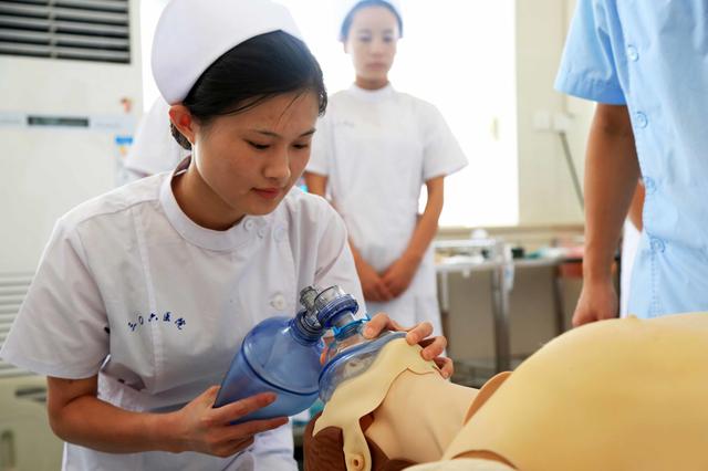 广东深圳护理技校有哪些-广东技校排名网