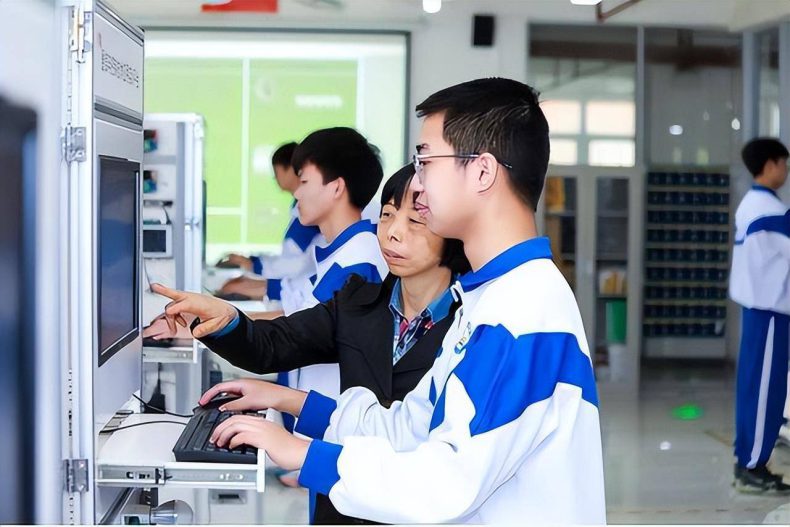 广州市信息技术职业学校简介（附：2022年招生计划）-1
