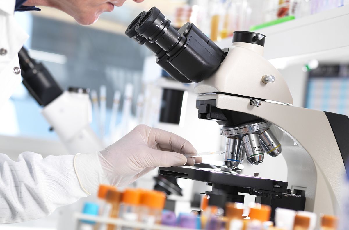 医学检验工资一般多少?医学检验技术是干嘛的就业前景怎么样-广东技校排名网