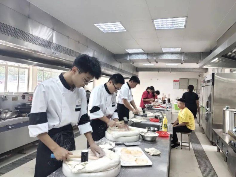 福建第二轻工业学校好不好（附：2022年招生计划）-1