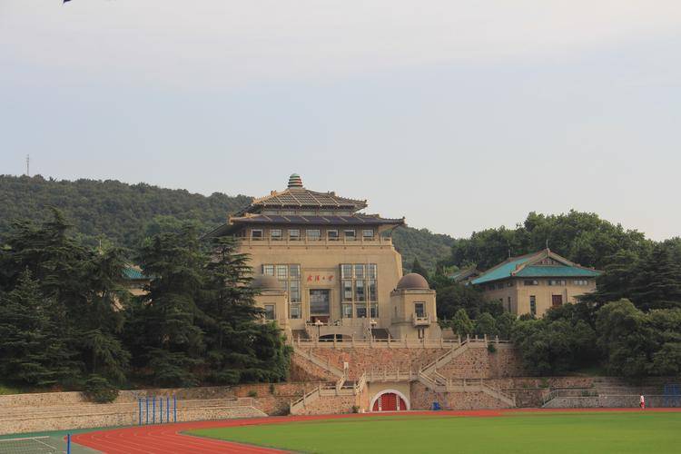985大学排名怎么样(985大学分档情况如何)-1 985大学排名怎么样(985大学分档情况如何)-广东技校排名网