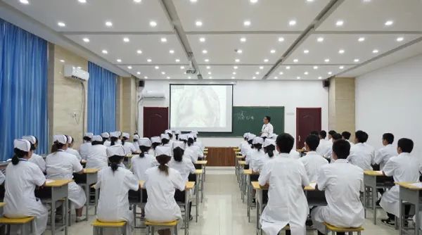 河北同仁医学院怎么样-1