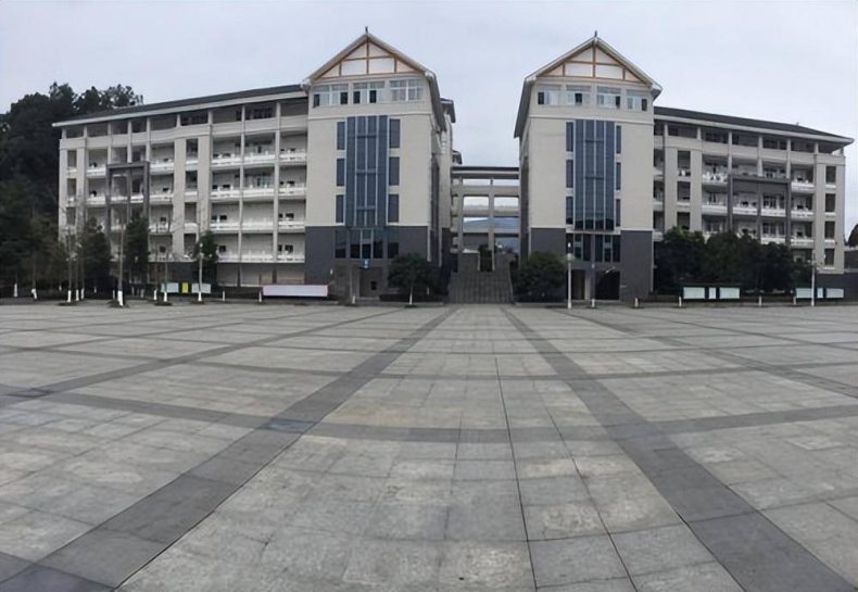 湖北省十大高中排行榜(湖北最好高中排名)-1 湖北省十大高中排行榜(湖北最好高中排名)-广东技校排名网