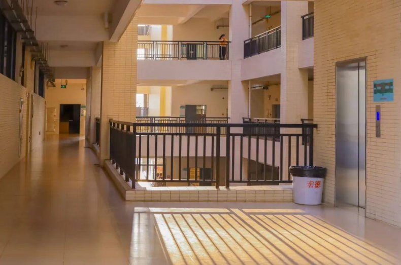 广东技术师范大学怎么样（附：2022年本、专科分数线）-1