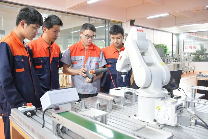 东莞市南华职业技术学校工业机器人专业介绍（附：对接企业信息）-1