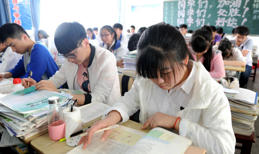 中考考200多分是上高中好还是职校好-广东技校排名网