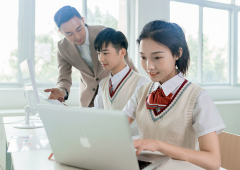 职校女生学计算机专业有出路吗-广东技校排名网