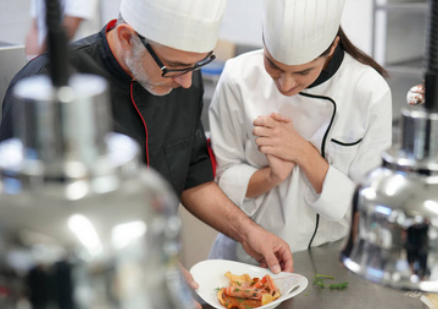 我想学烹饪专业去哪里学比较好-广东技校排名网