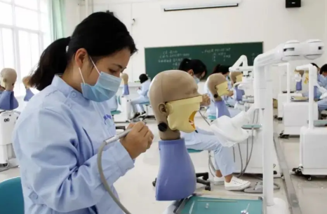 女生读卫校读哪些专业好就业呢-广东技校排名网