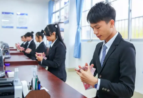 哪些初中生适合学会计专业-广东技校排名网