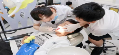 在广州市学牙医都有这些中专技校可以报名-广东技校排名网