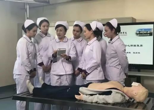 在深圳卫校学哪些专业比较吃香呢-广东技校排名网