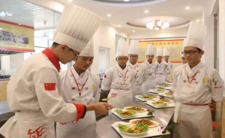 在深圳学厨师去哪里的职业学校比较好-广东技校排名网
