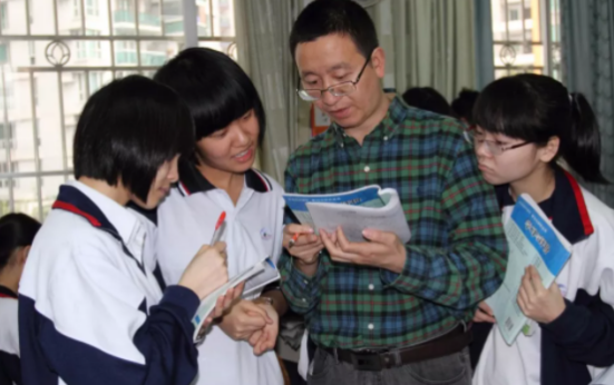 清远市广铁一中(万科城)外国语学校2023年招生代码-广东技校排名网