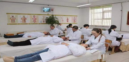 广东有针灸中医类专业的技术学校是哪些-广东技校排名网