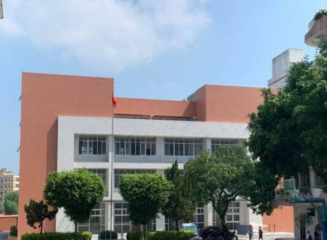 广州市市第四中学是公办还是民办的呢-学校是什么类型-广东技校排名网