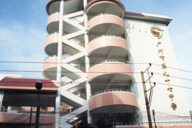 广州市市第九十七中学(金碧校区)学费收费是多少-如何申请助学金-广东技校排名网