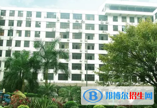 广州学汽修哪个学校好 广州汽修中专学校-2 广州学汽修哪个学校好 广州汽修中专学校-广东技校排名网